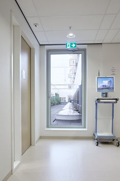 Door closer TS 4000 on a single leaf door in the MST Medisch Spectrum Twente.
