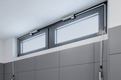 Manual fanlight openers