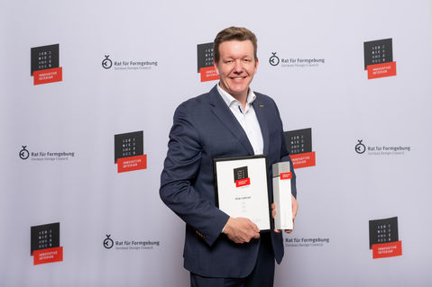 Property consultant Timothy Winkelhag at the award ceremony of the ICONIC AWARDS 2020: Innovative Interior for MSW Comfort in Cologne