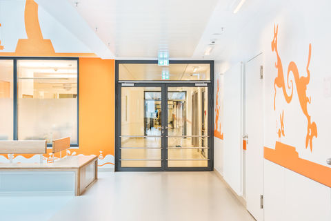 Double-leaf manual fire protection door. Photo: Jürgen Pollak for GEZE GmbH