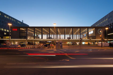 Wiens Westbahnhof sedd från utsidan