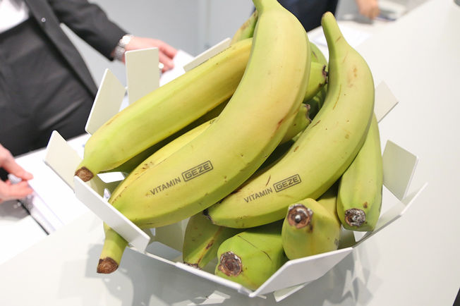 BAU-Reportage 2019: GEZE-Bananen auf dem Messestand