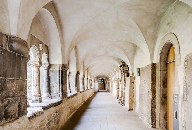 Magdeburg Katedrali'nin İçeriden Görünümü © Stefan Dauth / GEZE GmbH