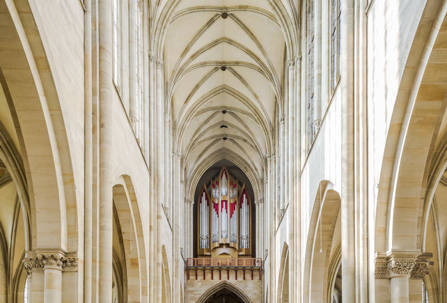 Binnenaanzicht van de Dom van Maagdenburg © Stefan Dauth / GEZE GmbH