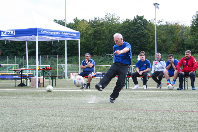 Voller Einsatz beim Elfmeter Cup © GEZE GmbH