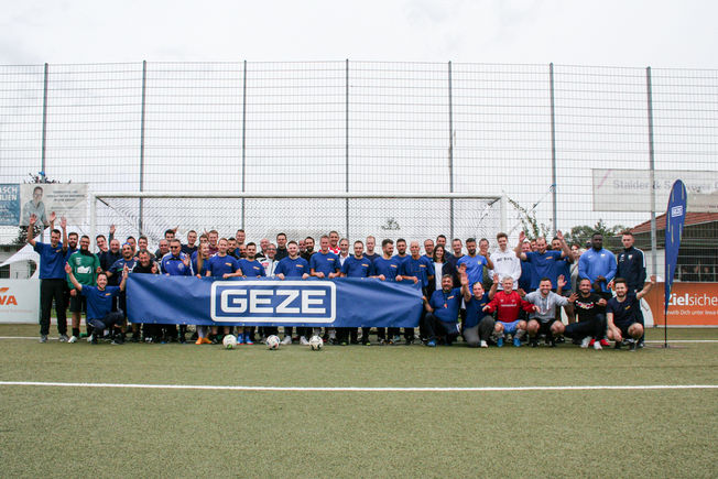 Team spirit at the employee event © GEZE GmbH