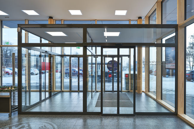Automtic sliding door drive ECdrive T2-FR, Aldi Süd - Store in Muehldorf Automatic linear sliding door system in escape and rescue routes