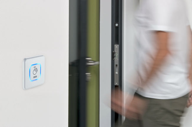 Simple and flexible: GC 307+ The only way to enjoy optimal use and ease of access from automation of your door is with the right activation.