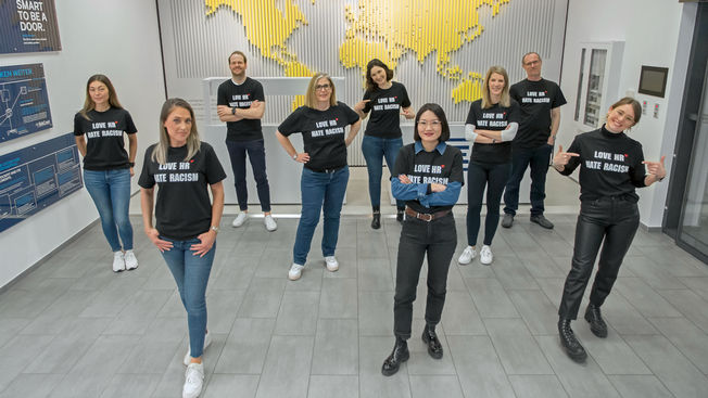 GEZE HR respect group picture
