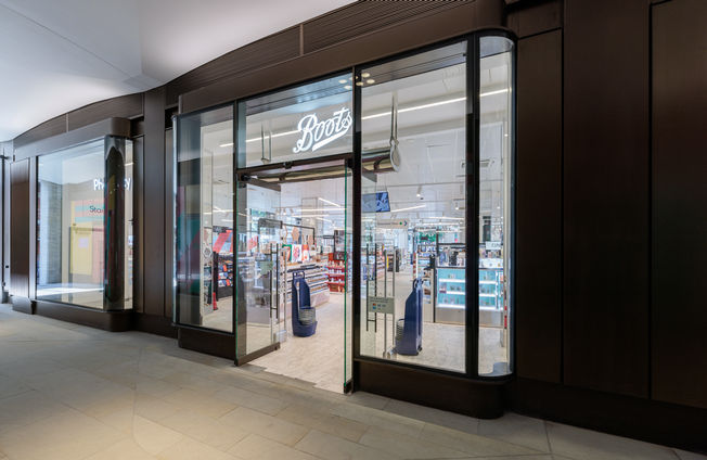 UFO NT Shopping Centre Boots Kensington High St