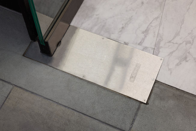 UFO NT Shopping Centre Boots Kensington High St