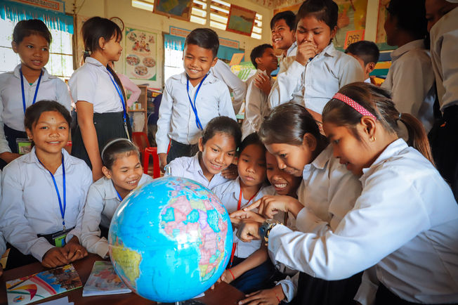 Kinderen op een school in Cambodja