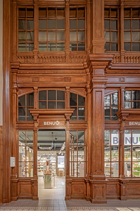 Indendørsområde Montreux jernbanestation Indendørsområde, apotek Montreux jernbanestation