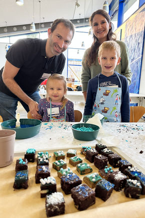 24 Christmas cookie baking campaign