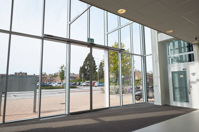 Slimdrive SL NT Brede School Brunssum Brede School Brunssum with automatic sliding door Slimdrive SL NT in entrance