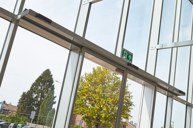 Slimdrive SL NT Brede School Brunssum Brede School Brunssum with automatic sliding door Slimdrive SL NT in entrance