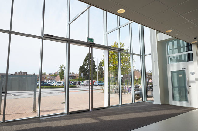 Slimdrive SL NT Brede School Brunssum Brede School Brunssum with automatic sliding door Slimdrive SL NT in entrance