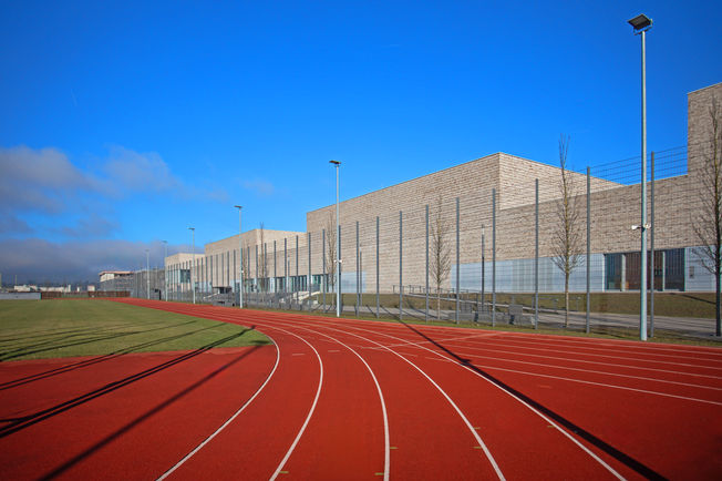Laufbahn auf der Außenanlagen des Sportparks Freihams