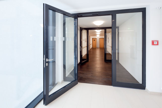 Door closer TS 5000 R, installed at the Augustinum in Stuttgart. The door closer allows ease of access and fits perfectly into the overall environment with its minimalist design. The TS 5000 R can also be mounted on fire and smoke protection doors due to its smoke switch.