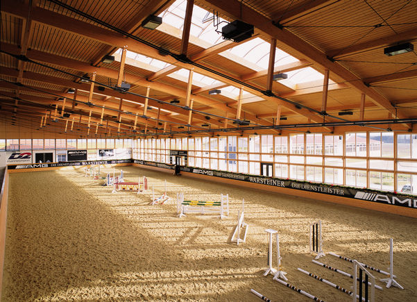 E 350 N electric spindle drive E 350 N can be put to universal use thanks to its extensive range of consolesInward opening and outward opening windows with bottom-hung, top-hung and side-hung leaves.Particularly suitable for slats and roof windows. Installation on wooden, plastic or metal windows.