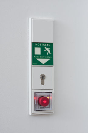 Emergency exit control TZ 320 at Vitra House, Weil am Rhein. Door control unit for universally applicable control and protection of networked emergency exits