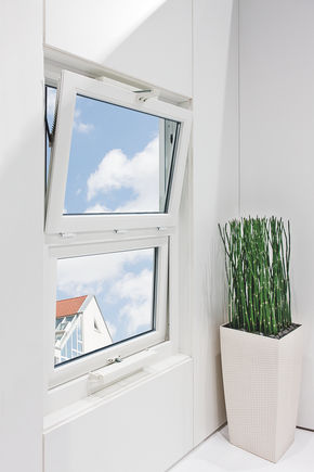 Chain drive ECchain Chain drive with universal consoles for simple automation processes in the ventilation mode, installed in a residential building