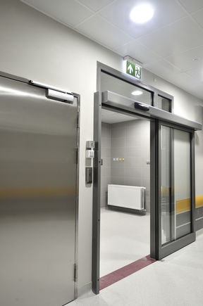 Door closer TS 3000 in the hospital The door closer TS 3000 fits perfectly into the overall environment in the children's hospital Warsaw, Poland.