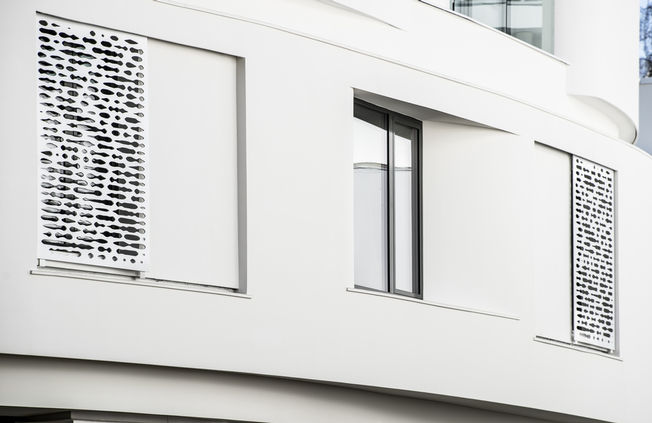 Perlan 140 套件，天花玻璃板遮板 160 EV 1，套件 Perlan AUT-NT 用于木质门扇，Perlan AUT 2 木质墙面和天花板安装 无论是在公共或私人领域、在或大或小的项目中、在新的或现有的楼宇中，盖泽的这些解决方案使居民、用户以及楼宇的运营商的日常生活变得更加轻松。