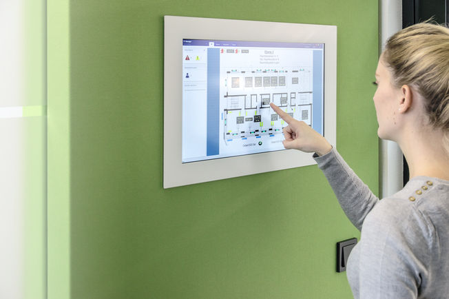Einfache Bedienung des Touch Panels. Foto: GEZE GmbH
