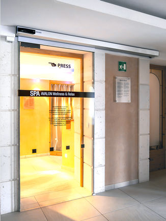 Hotel Albion (Mountain Spa Resort), Italië, hotel Automatisch lineair-schuifdeursysteem met lage hoogte en duidelijke ontwerplijn