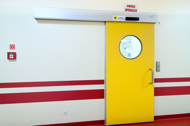 Automatska klizna vrata ECdrive H posebno za bolnice ugrađena u Asklepios klinici u Rzeszów (Poljska) Automatski sustav linearnih kliznih vrata za područja s povećanim higijenskim zahtjevima