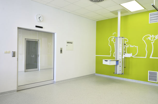 Powerdrive HT sliding door drive system at Children's memorial health institute Hermetically sealing sliding door systems with Powerdrive HT drives for large and heavy door leaves