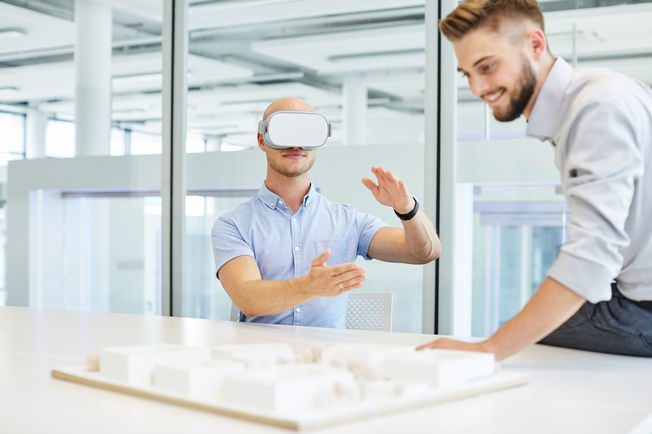 GEZE Mitarbeiter Shooting 2018: Digital Virtual Reality Building