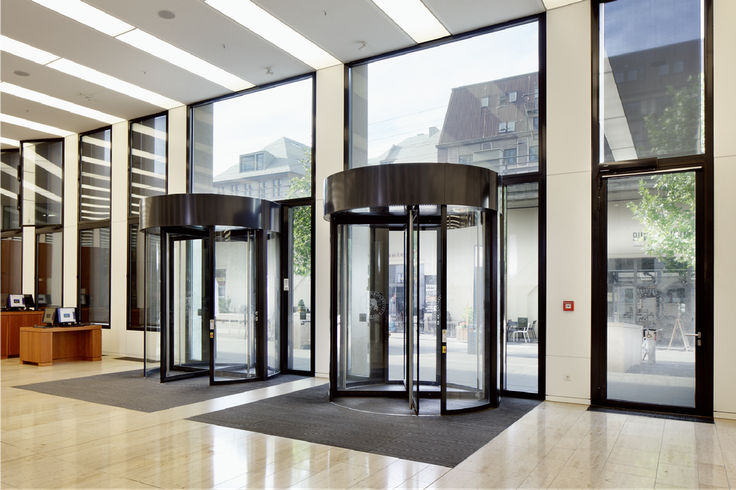 TSA 325 Automatic revolving door system for three or four-leaf doors