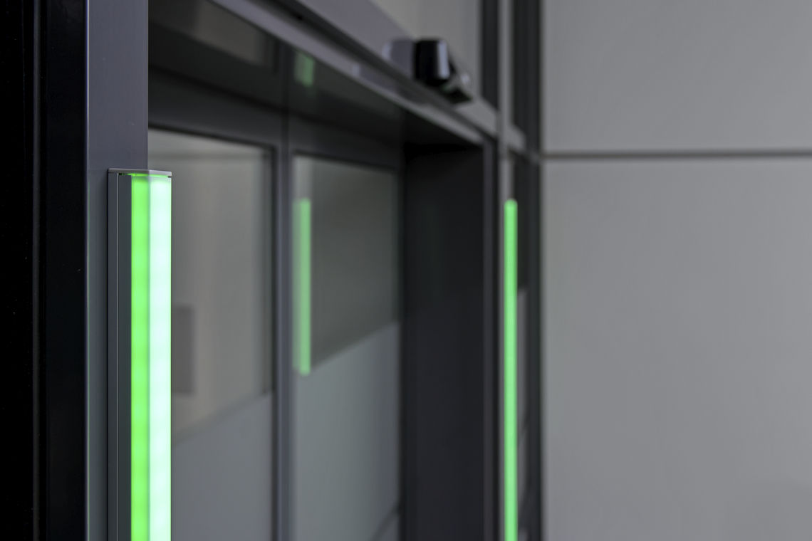GEZE Counter connect Retail LED trake