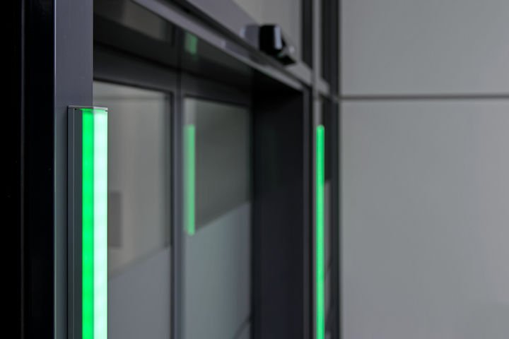 GEZE Counter connect Retail LED barras