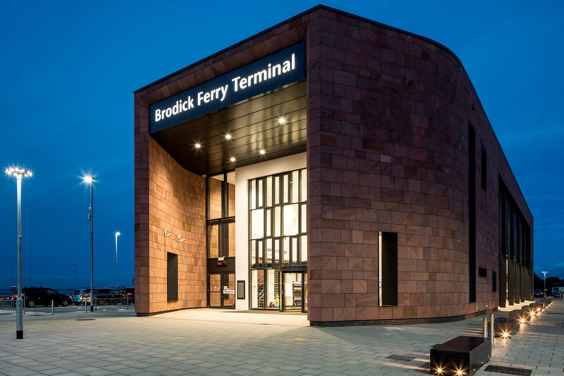 At the Isle of Arran ferry terminal that runs from Brodick to the Scottish mainland, GEZE door and window systems ensure natural ventilation, comfort, accessibility and safety.