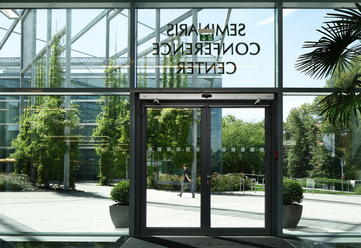 TSA 160 NT-IS at the FU Campus Dahlem