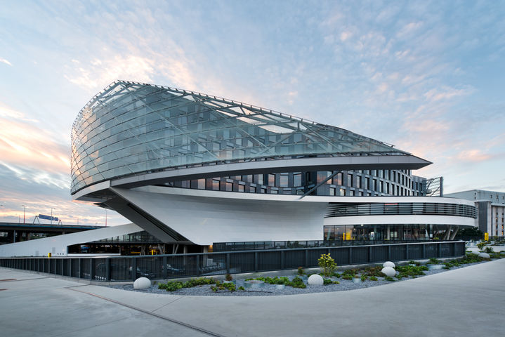 Das neue ÖAMTC Mobilitätszentrum in Wien mit Technik von GEZE. Foto: Sigrid Rauchdobler für GEZE GmbH