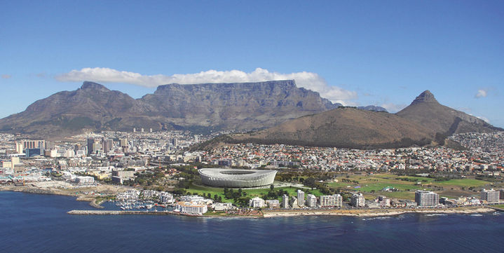 Kysten av Cape Town og Cape Town Stadium.
