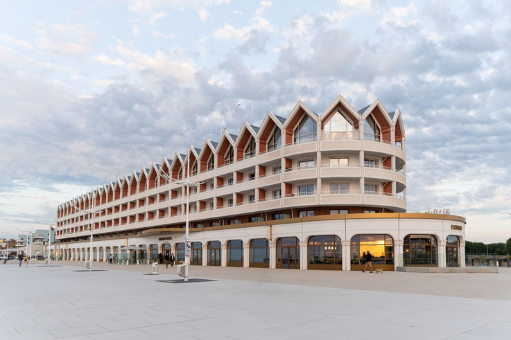 Radisson Blu Grand Hotel**** & Spa în Malo-les-Bains (Franța)