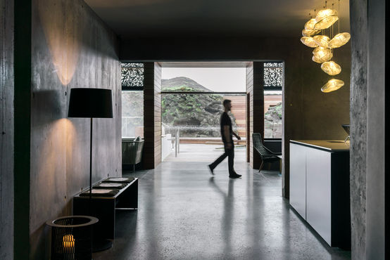 Seamless transitions: GEZE door technology connects indoor and outdoor spaces.