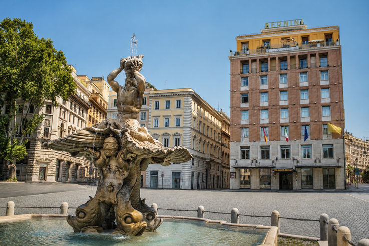 GEZE ITA_Hotel Bernini Bristol_ripresa della piazza in cui è ubiacato l'hotel