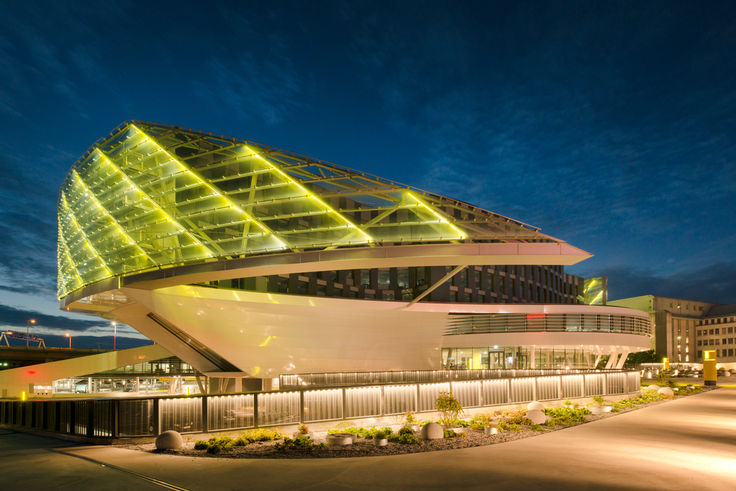 Excellente qualité architecturale, environnement de travail fonctionnel, gestion durable : le siège de l’ÖAMTC à Vienne avec des produits GEZE certifiés par la Deutsche Gesellschaft für Nachhaltiges Bauen (Fédération allemande pour la construction durable, ou DGNB).