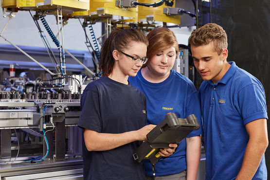 GEZE apprentices say: training at GEZE is better than average. This was confirmed by the ‘Fair Training Programme 2020’ seal of approval from trendence.