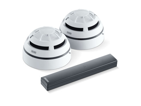 Set comprising GC 171 wireless module and GC 172 wireless ceiling-mounted smoke detector.
