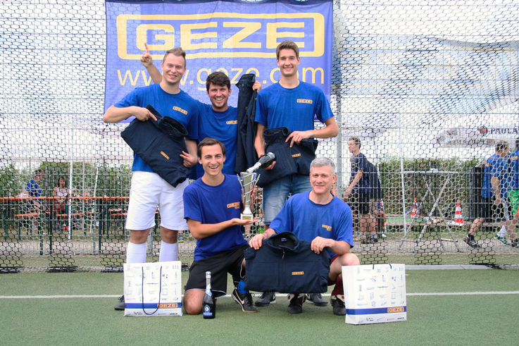 Das Siegerteam des GEZE Elfmeter Cup 2018. Foto: GEZE GmbH