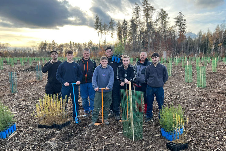 Azubi Baumpflanzaktion