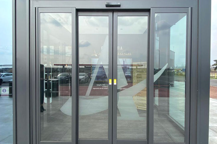 GEZE ITALIA - Autogrill Villoresi Ovest  focus sull'ingresso