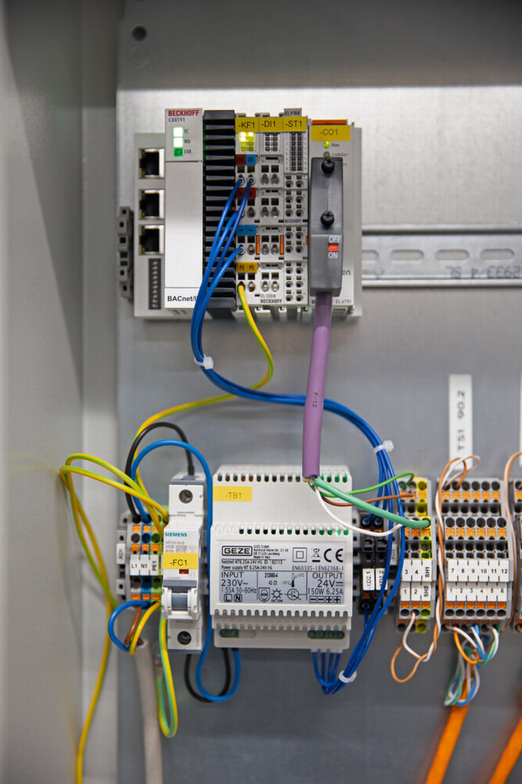 Ansicht eines Schaltschranks im Sportpark Freiham